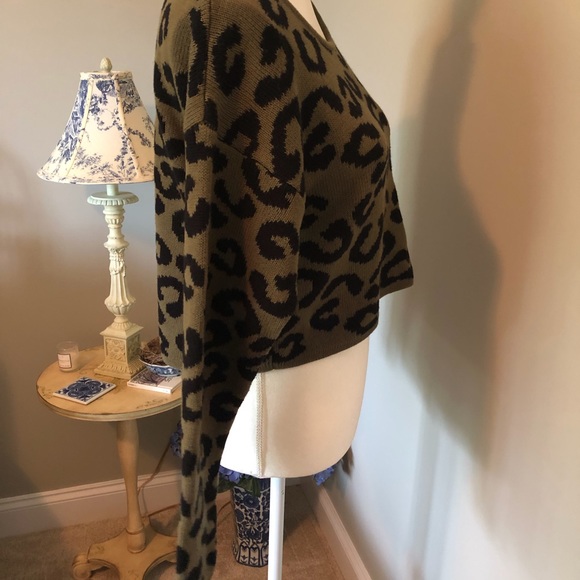 Kensie brand olive green and black leopard print sweater - Picture 5 of 11